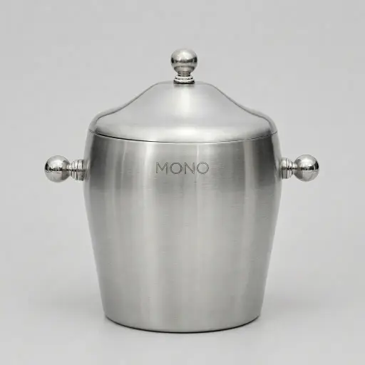Ice Bucket With Cover Double Layer Insulated Stainless Steel 1.0ltr — BDA-1039 — A 1.0L double-layer insulated ice bucket in stainless steel, available in matt or glossy finish. The double-wall design keeps ice frozen longer while staying comfortable to hold, standing 19.5cm tall. A polished, practical piece for in-room and bar drink service.