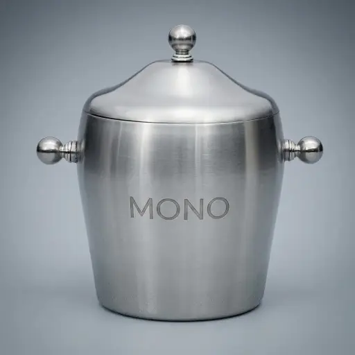 Ice Bucket With Cover Double Layer Insulated Stainless Steel 2.0ltr — BDA-1040 — A 2.0L double-layer insulated stainless steel ice bucket with a matching cover, offered in matt or glossy finish. The insulated walls keep ice cold longer, and the 21.8cm size suits bottles and larger servings. A refined, durable choice for in-room and bar service.