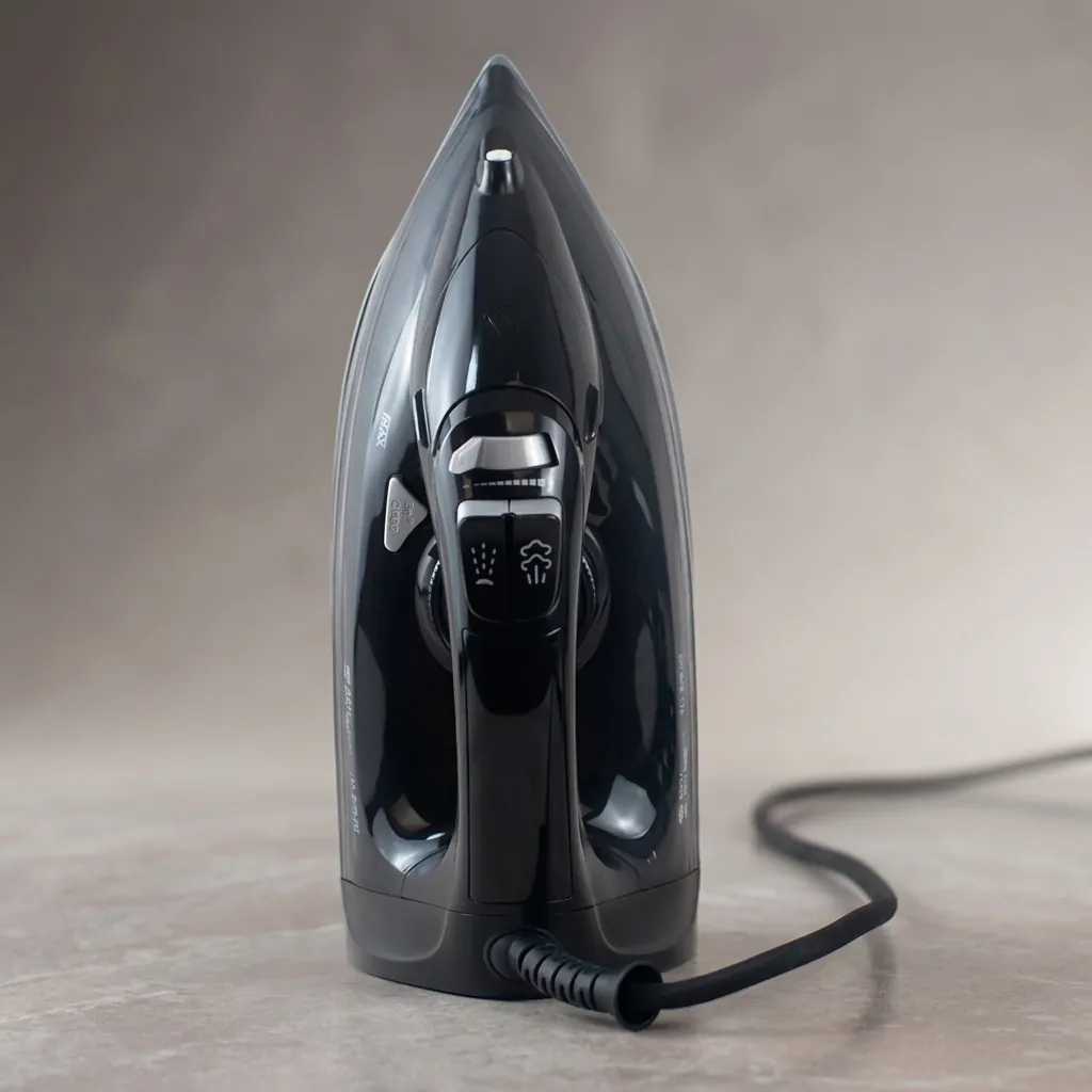 Ceramic Soleplate Steam Iron with Anti-Drip [1030] — IRN-1030 (image 6)