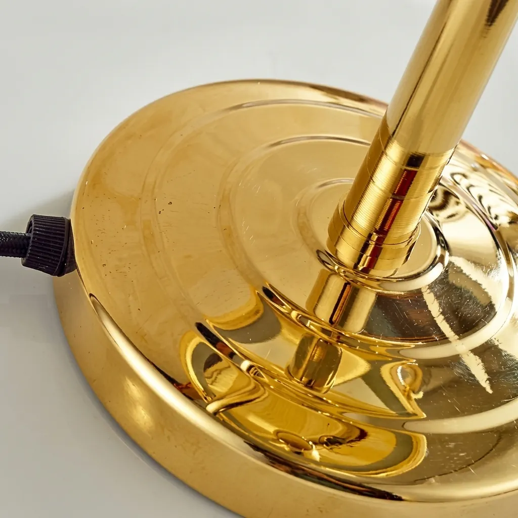 Desktop Magnifying Mirror With LED Light 8" [1046] — MGM-1046 (image 4)